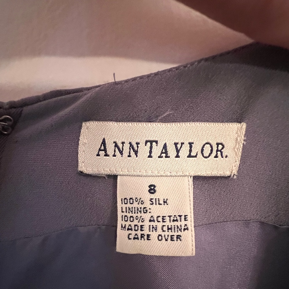 100% Silk Ann Taylor Purple Lilac Dress - Picture 3 of 4